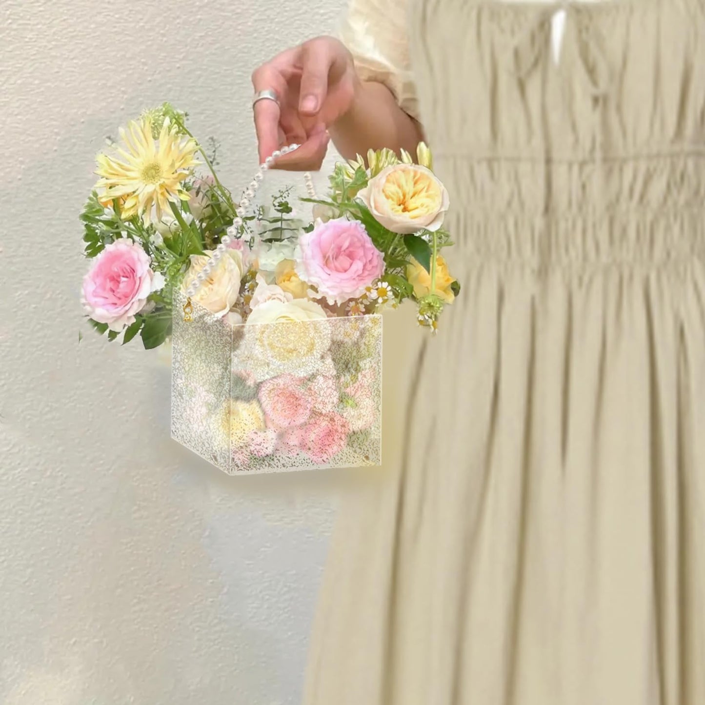 Clear Flower Girl Basket Fan Shape Wedding Petals Basket with Pearl Handle Acrylic Flower Holder for Confetti,Wedding Decoration (Fan Shape)